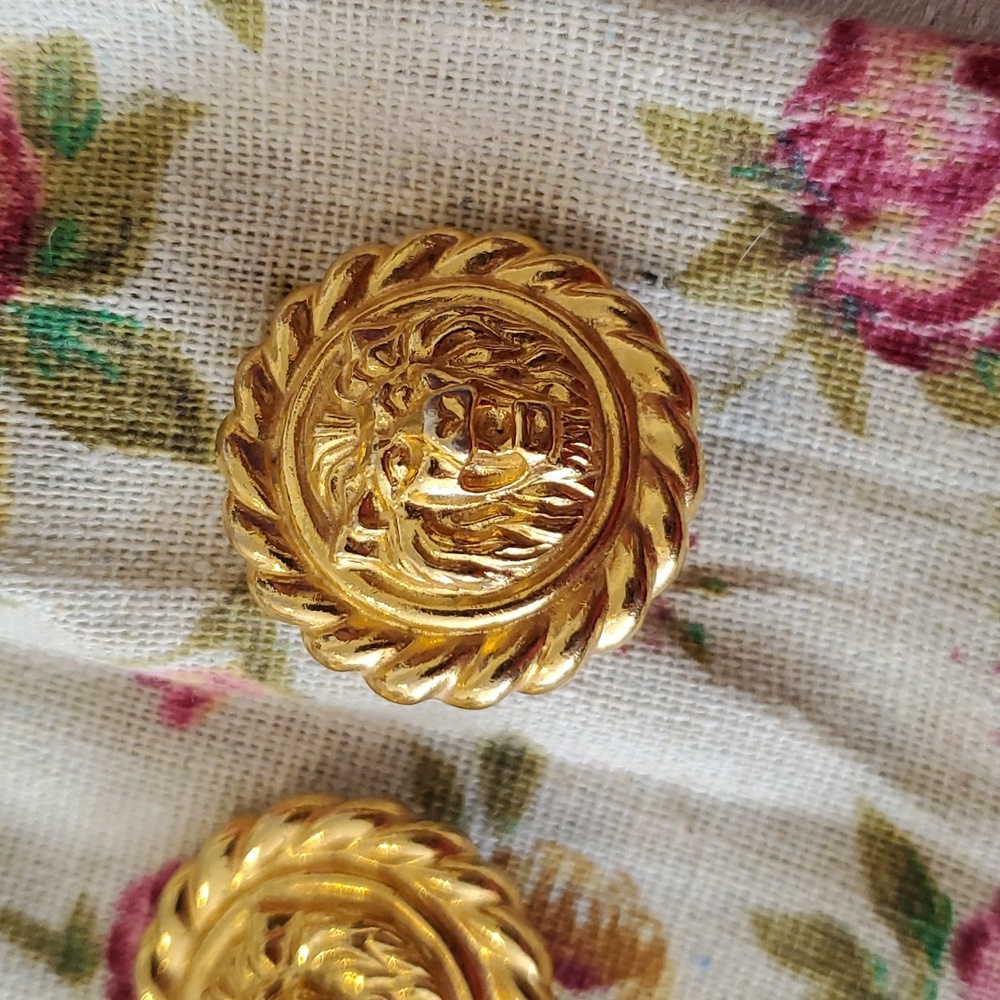 ClipOn Vintage Roaring Lion Earrings - Picture 4 of 5